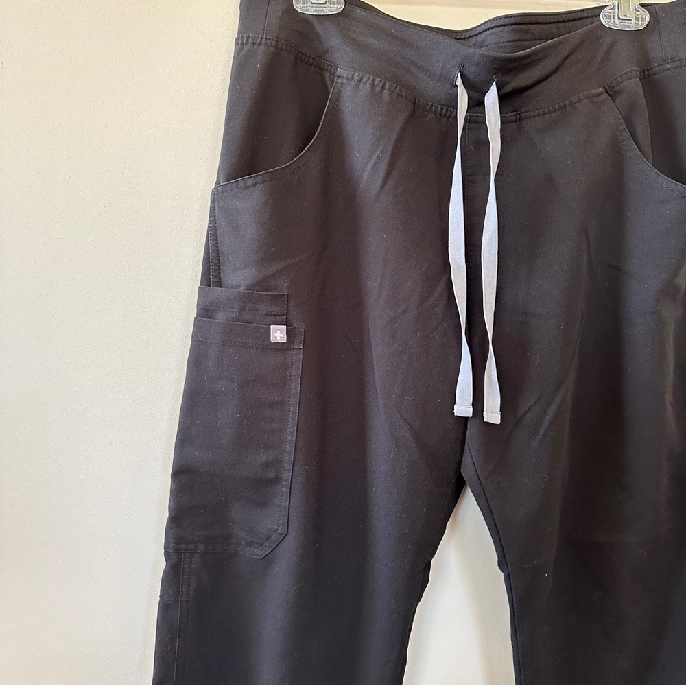 Figs Kade Cargo Scrub Pants Black women’s M - Picture 9 of 16